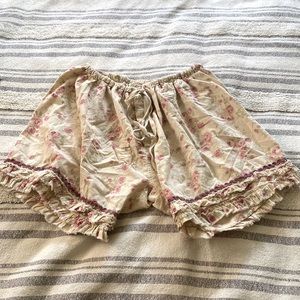 Magnolia Pearl Khloe shorts.
